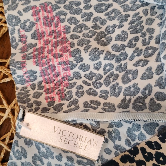 Victoria secret hiphugger leopard print panties - Picture 3 of 4